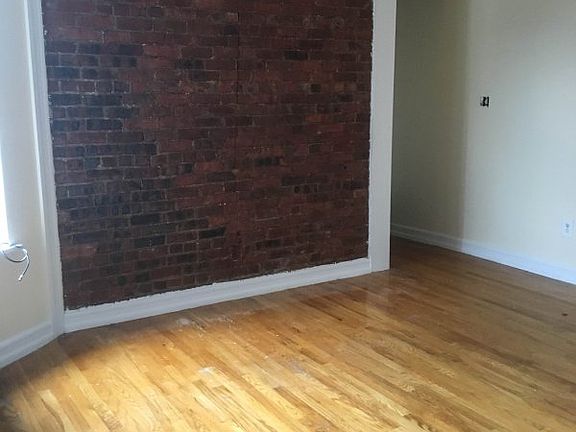2nd image of 434 W 163rd St APT 27