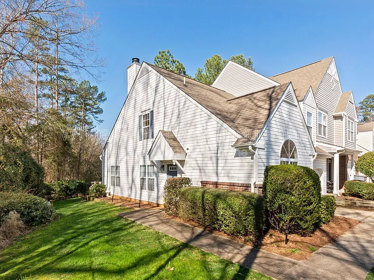 8401 Southgate Commons Dr — Photo 18