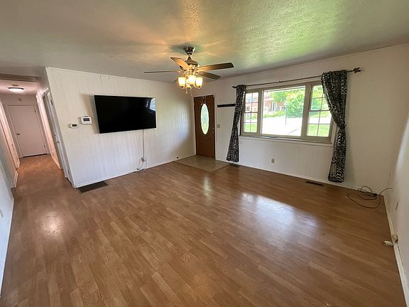 4th image of 113 Joyce St