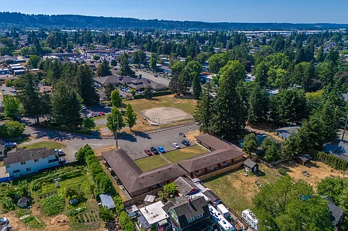 710 Henry Rd Photo 1