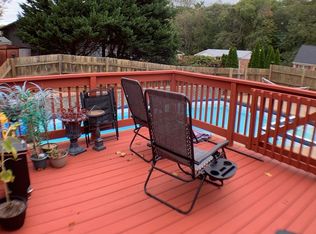 13829 Greenwood Dr, Woodbridge, VA 22193