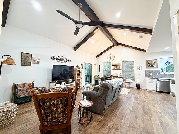 5th image of 121 Mill Pond Rd