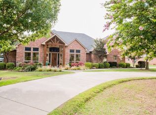 140 Brookstone Dr, Waxahachie, TX 75165
