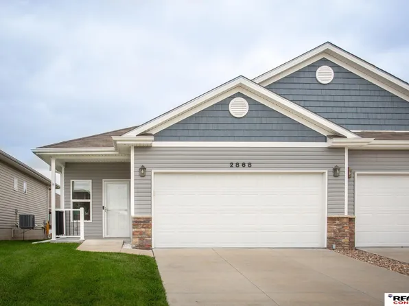 2868 Wagon Dr, Lincoln, NE 68507