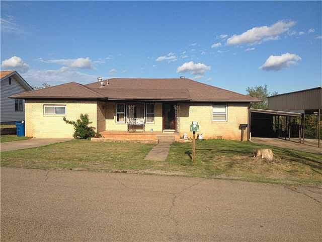 1st image of 302 Landsaw Dr
