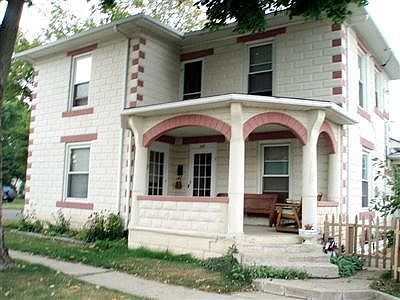 3rd image of 109 W Washington St