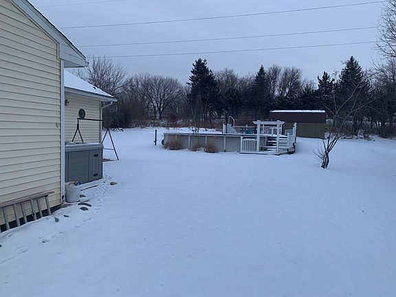 4th image of 3631 Steinacker Rd