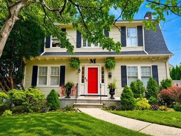 320 Forest Road, Douglaston, NY 11363