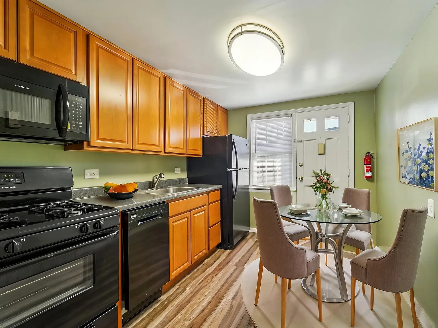 Riverview Gardens — Photo 2