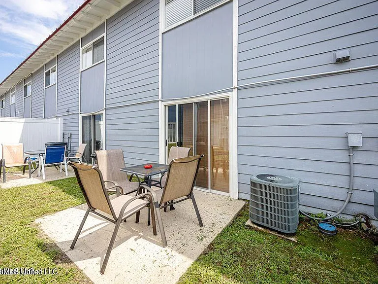 1664 Beach Blvd #90 — Photo 20