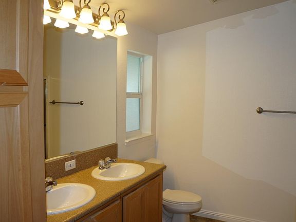 5th image of 213 Chateau La Salle Dr