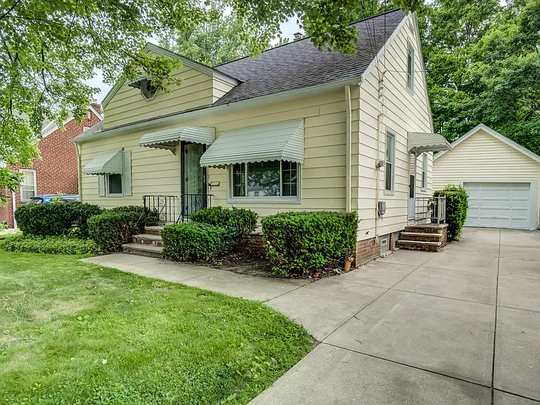 1343 Victory Dr — Photo 36