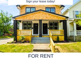 887-889 E Livingston Ave