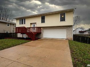 204 6th St, Colona, IL 61241