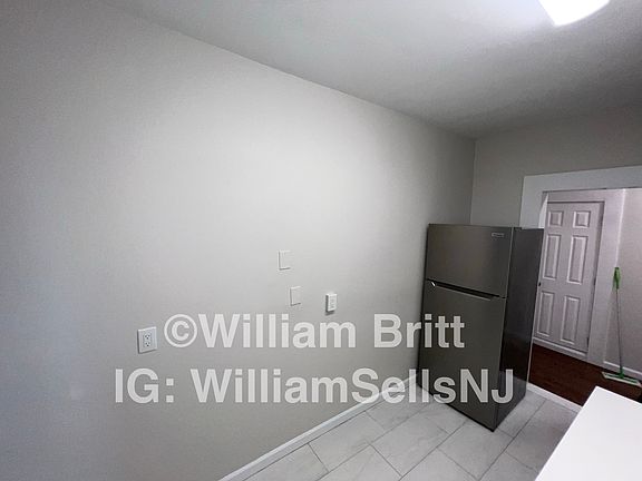 5th image of 9 Bentley Ave APT 5