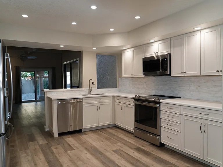 6661 N 78th Pl — Photo 3