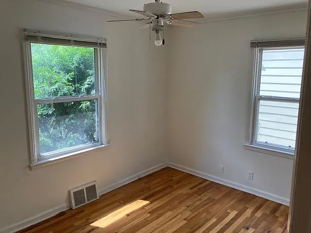 3404 Linwood Ave — Photo 17