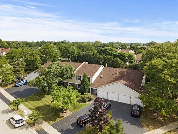 4th image of 613 N Deer Run Dr #B12