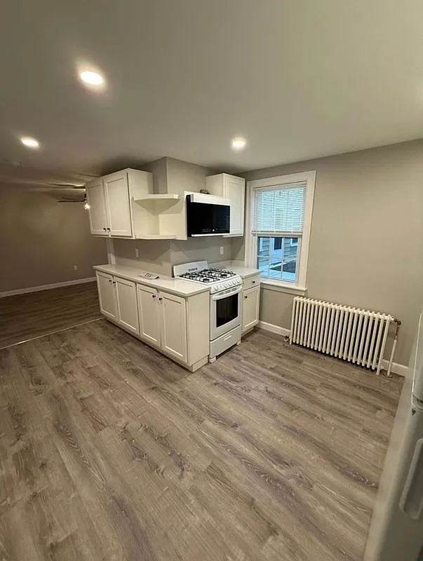 2 bed, 2.5 bath, 949 sqft, $2,500 — Photo 1