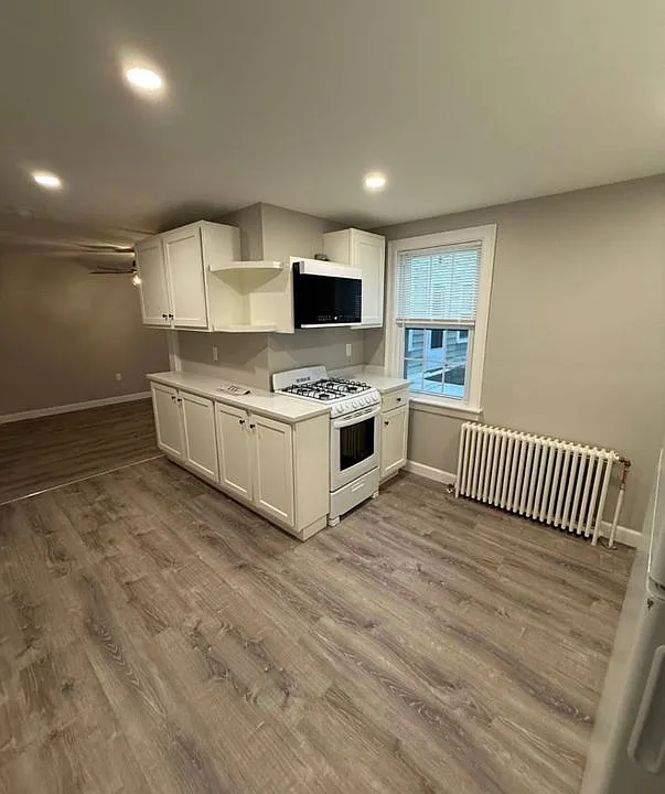 16 Magnolia Ave #102