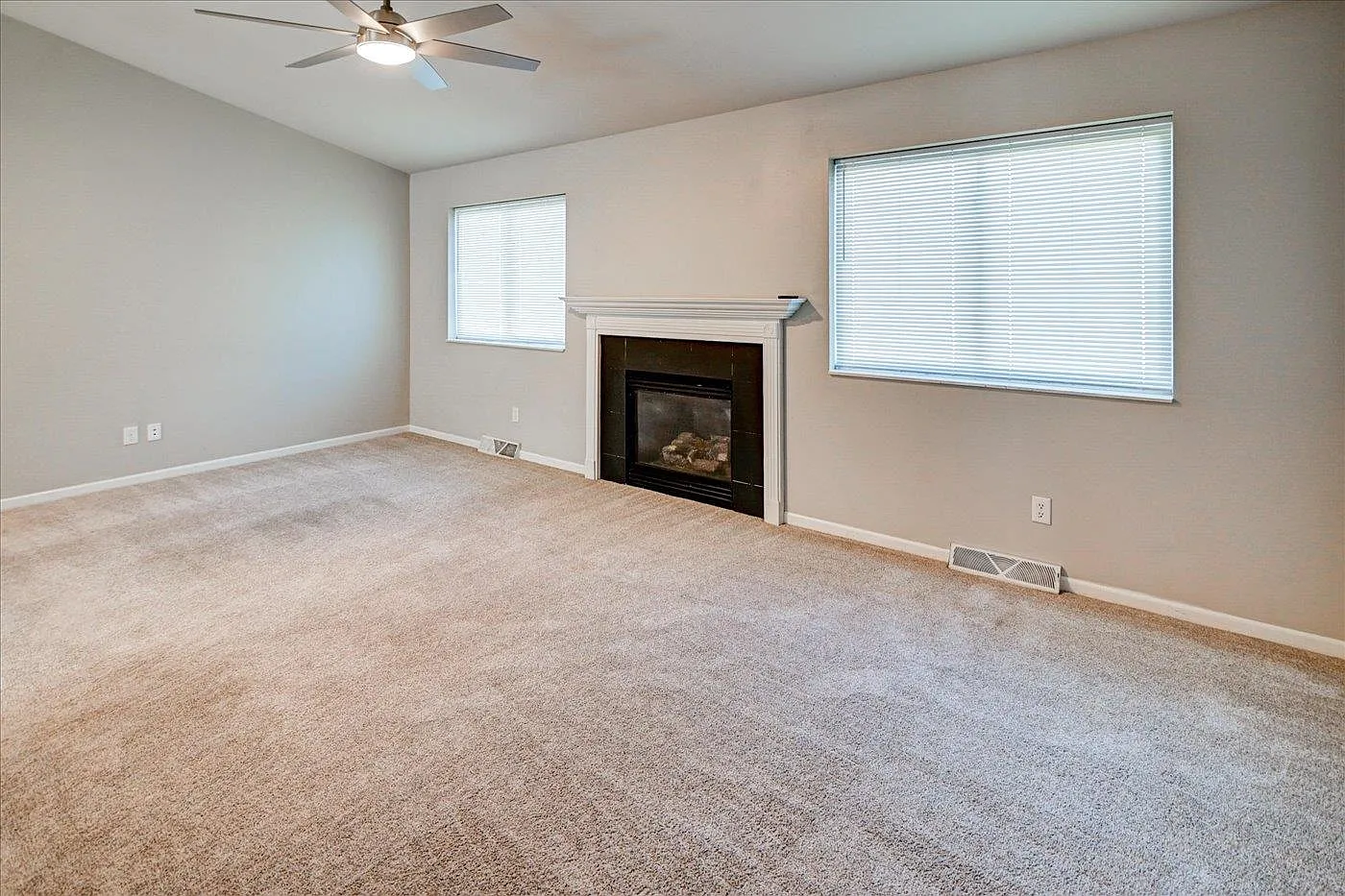 4 bed, 2.0 bath, 1790 sqft, $2,450 — Photo 3