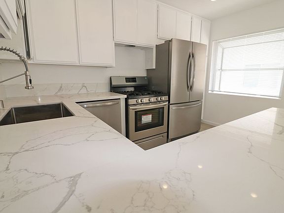2nd image of 3909-15 Lamont St #3915