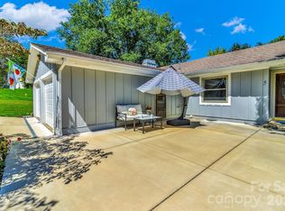 5 Fairway Dr, Arden, NC 28704