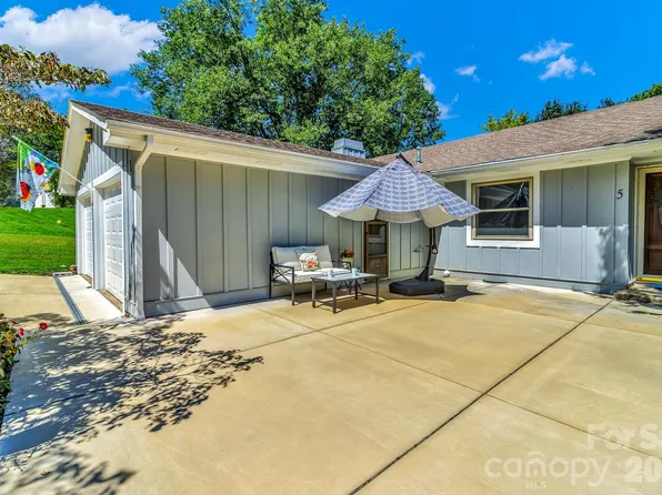 5 Fairway Dr, Arden, NC 28704