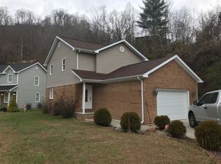 21 Adams Ridge Rd, Hazard, KY 41701