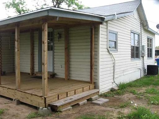 2nd image of 1015 BOWEN AVE