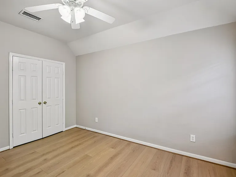 27 Endor Forest Pl — Photo 16