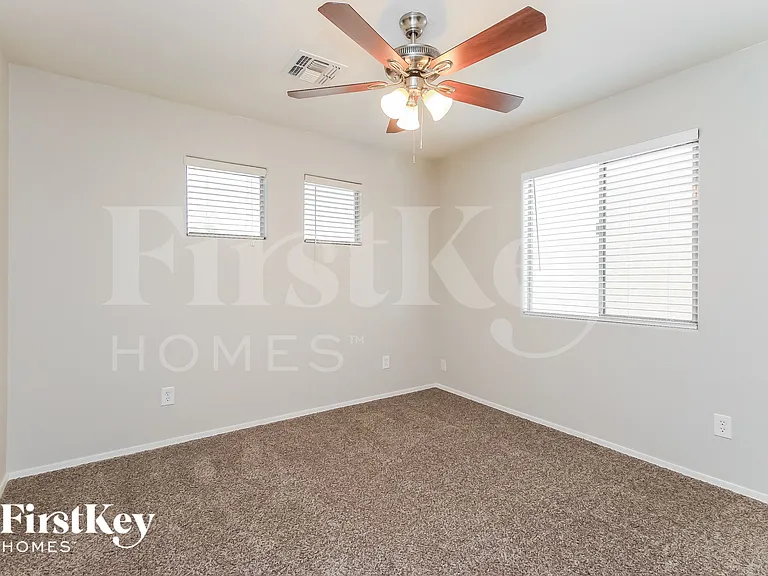 617 E Payton Cir — Photo 11