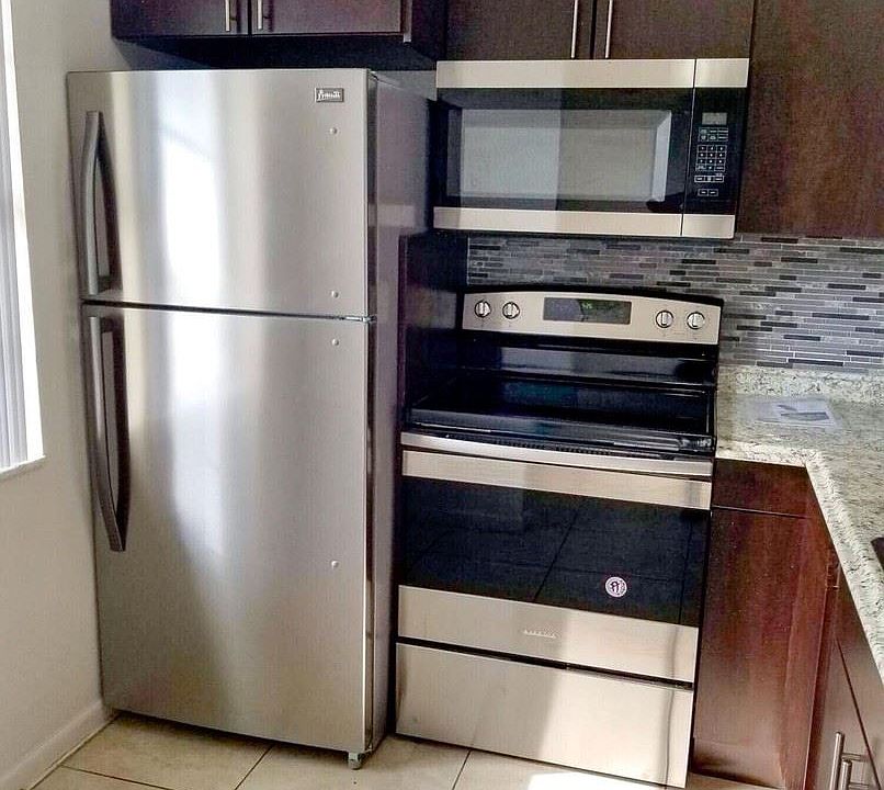 1st image of 965 Manor Dr #10906361