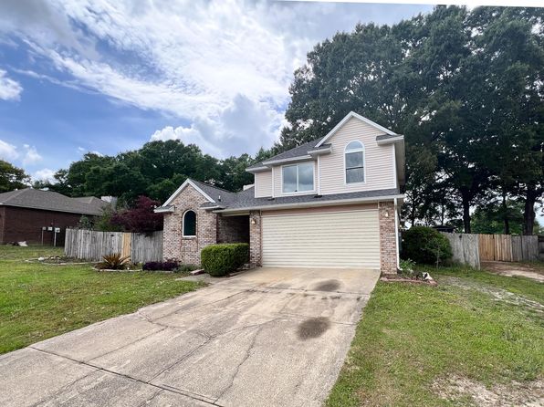 5940 Creekside Cir, Crestview, FL 32536