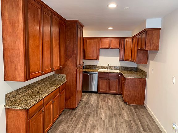 5th image of 11015 Kittridge St APT 119