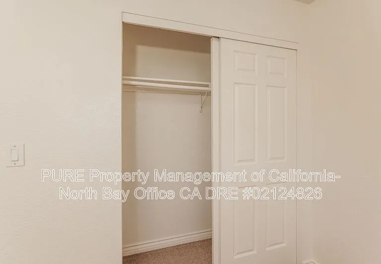 8 Voss Park Cir — Photo 9