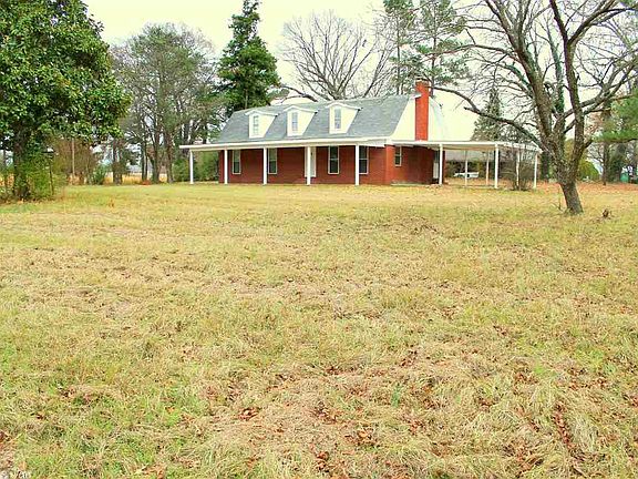 3rd image of 5 Circle Dr