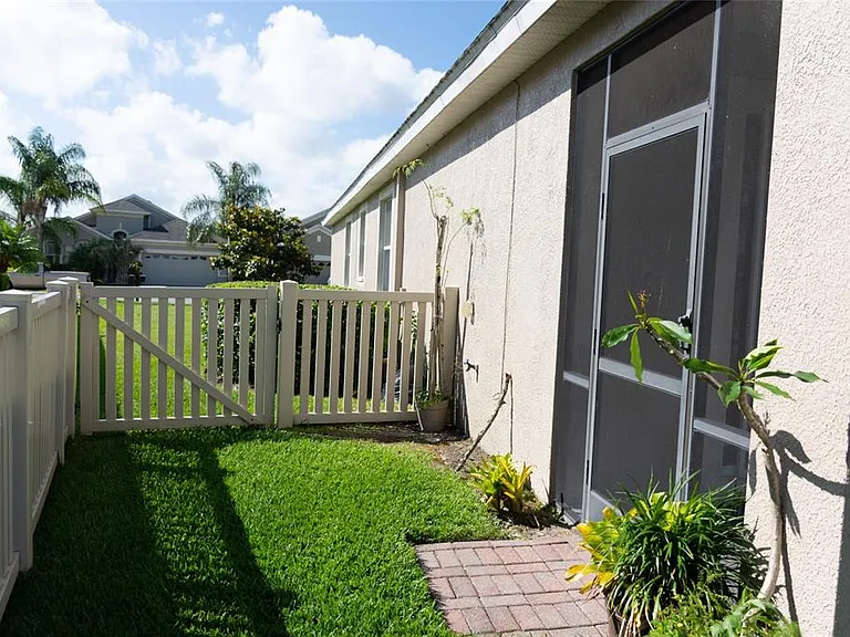 2504 Ladoga Dr — Photo 28