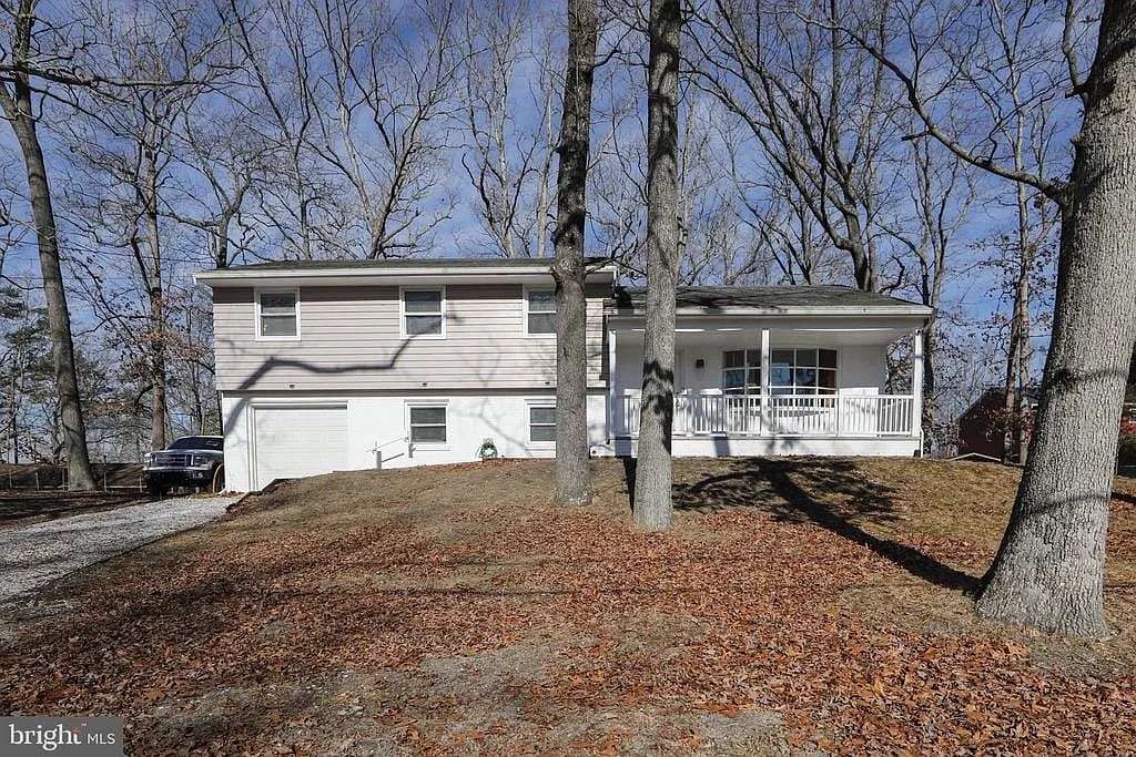 332 Woodbine St photo 1