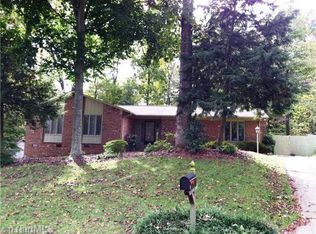 3 Great Castle Ct, Greensboro, NC 27455