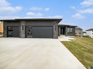 2812 S Dunraven Ave, Sioux Falls, SD 57110