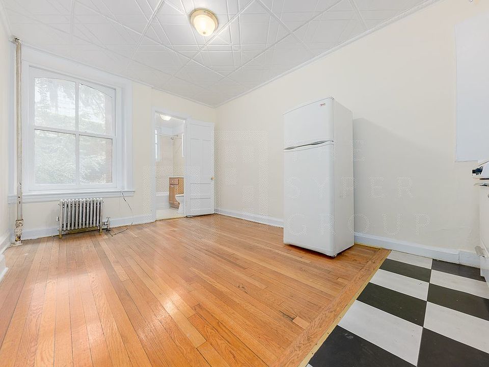 1st image of 30 Columbia Pl #A0