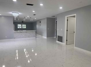 1900 Manor Cir SE, Winter Haven, FL 33880