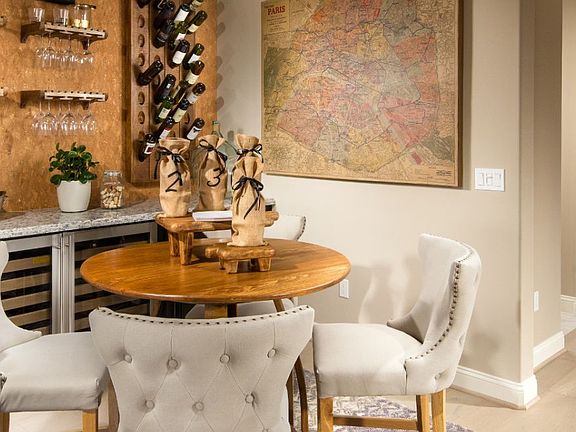 Harmony Breakfast Nook