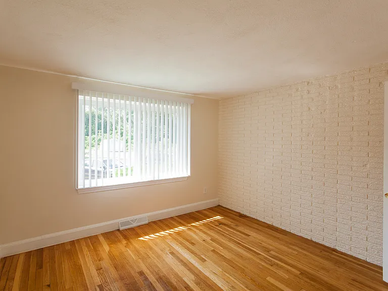 Chestnut Place Townhomes — Photo 9
