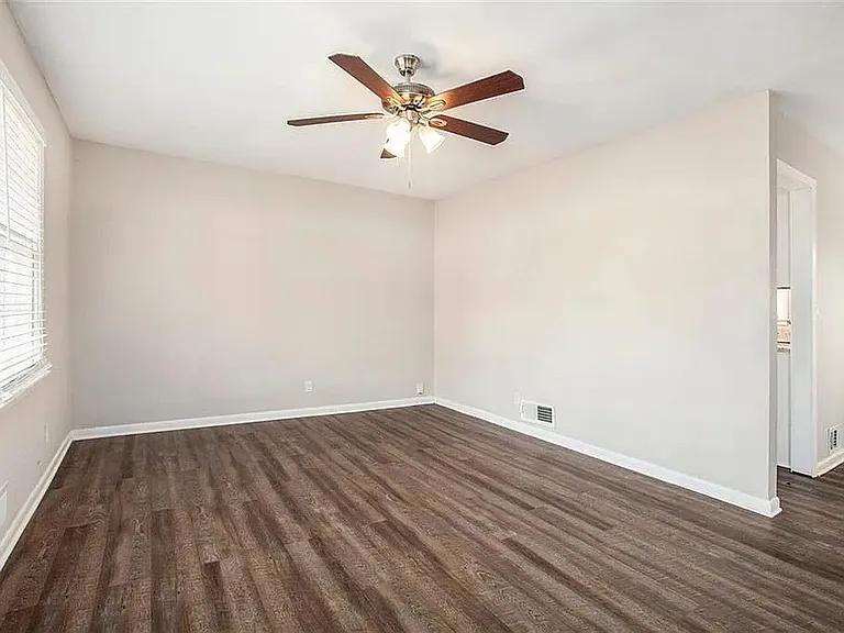 2625 Crestdale Cir SE — Photo 4