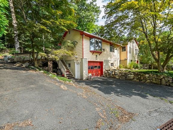 2nd image of 12 Coolidge Trl