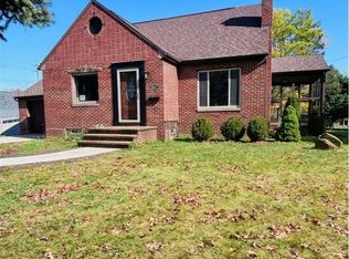 5817 Flower Dr, Parma Heights, OH 44130