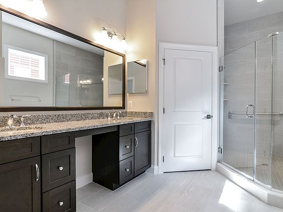 Newbury Country Manor - Master Bath