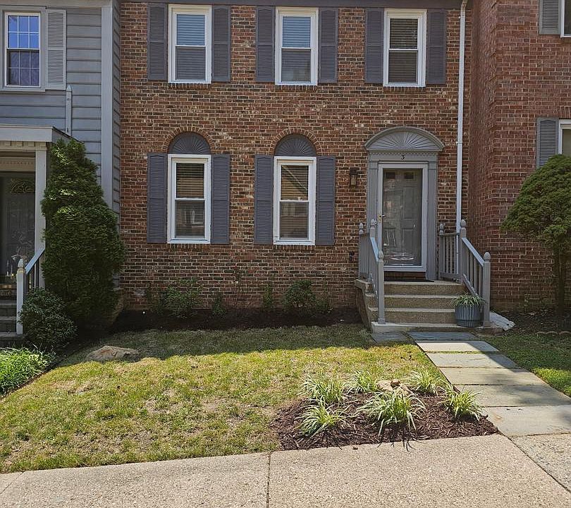 1st image of 3 Castle Cliff Ct